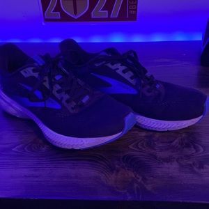 Rebok Brooks Launch 8